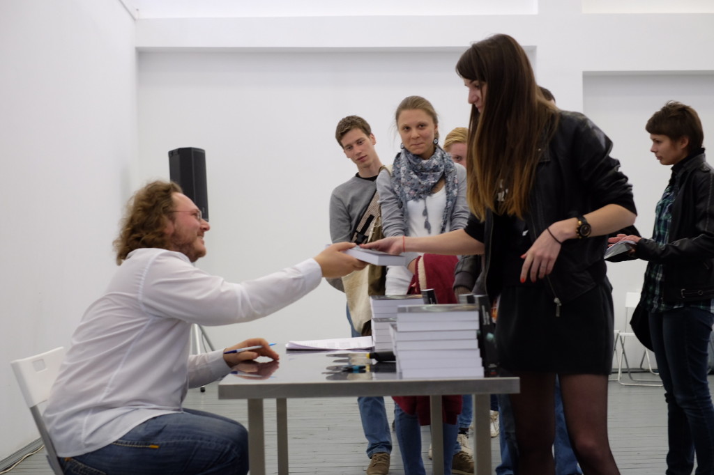 Автограф-сессия Артура Соломонова